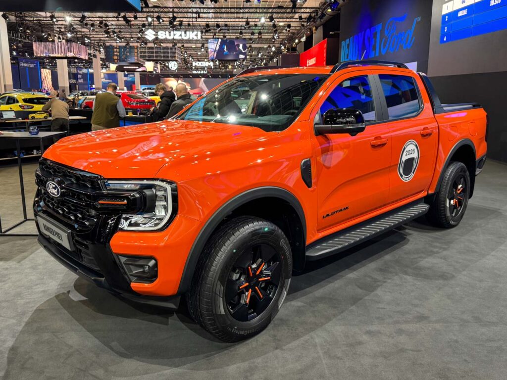 Ranger PHEV Wildtrak front three quarters