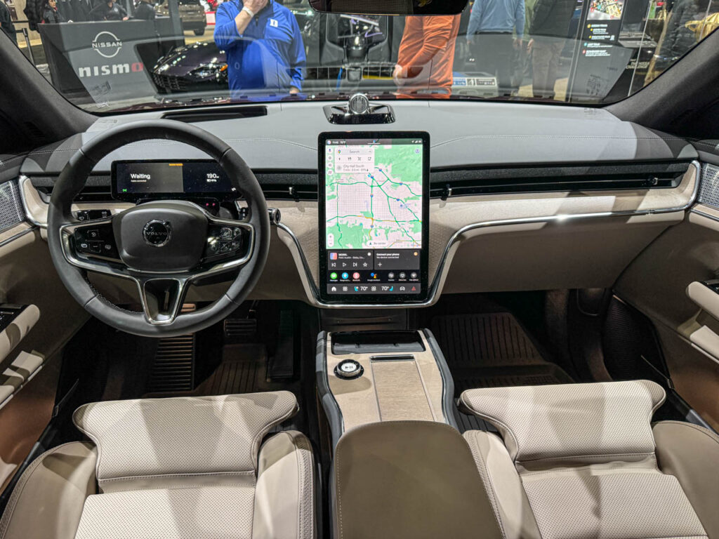 Volvo EX90 Roof tent dashboard