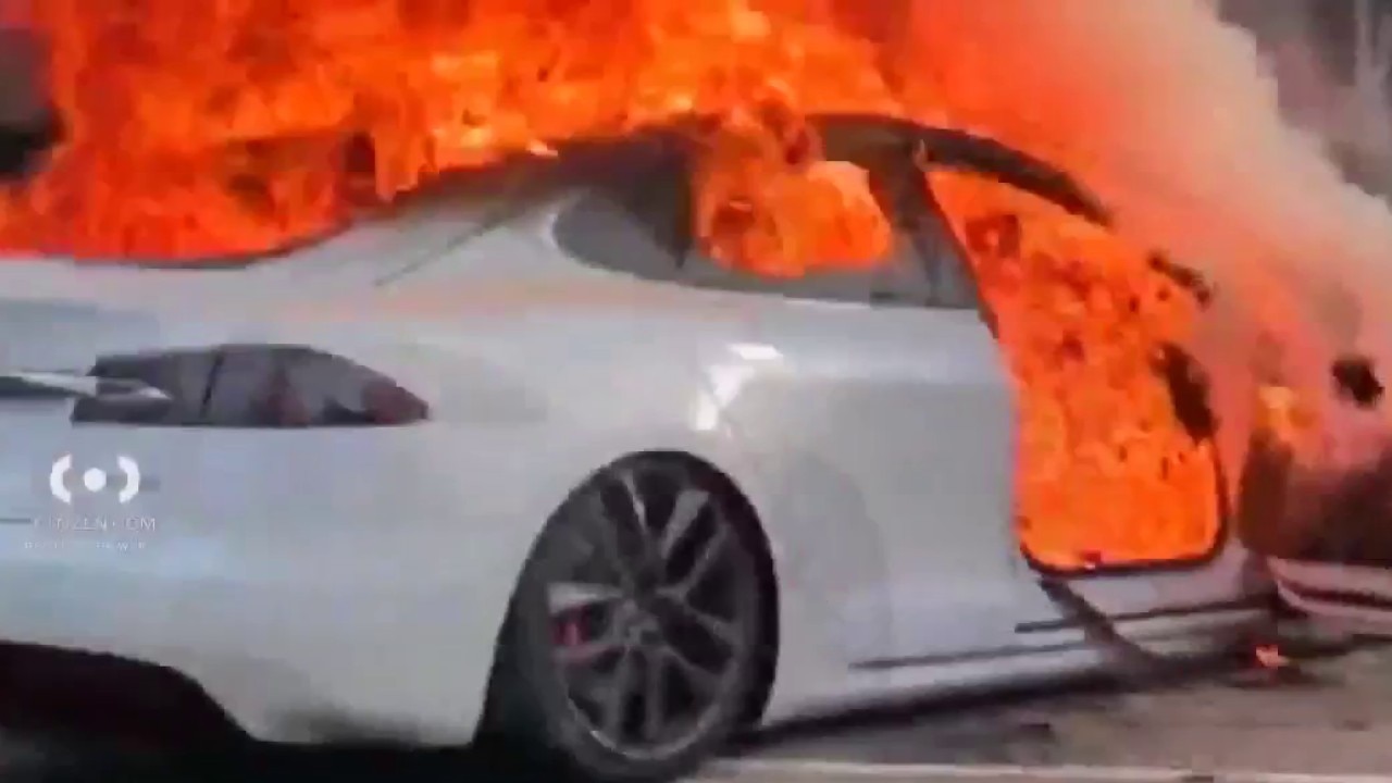 Tesla explodes after crash in Winnetka