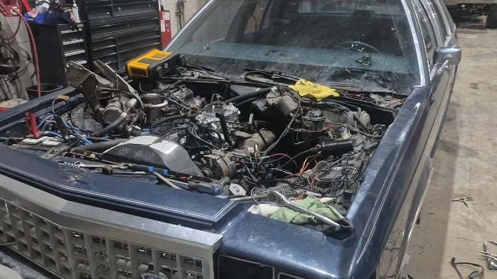 My daily running for the first time in a year with a new motor from a 94 f-150 that hasn't run in idk how long till this video