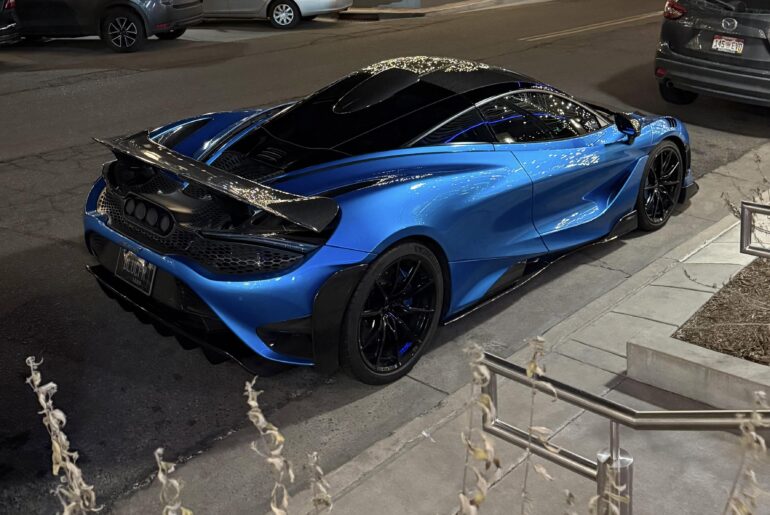 Mclaren 765LT [3562x3562]