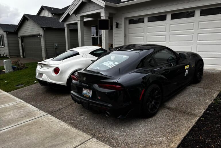 Now this is an awesome spot! [Alfa Romeo 4C] and [Toyota Supra]! Tualatin, Oregon.