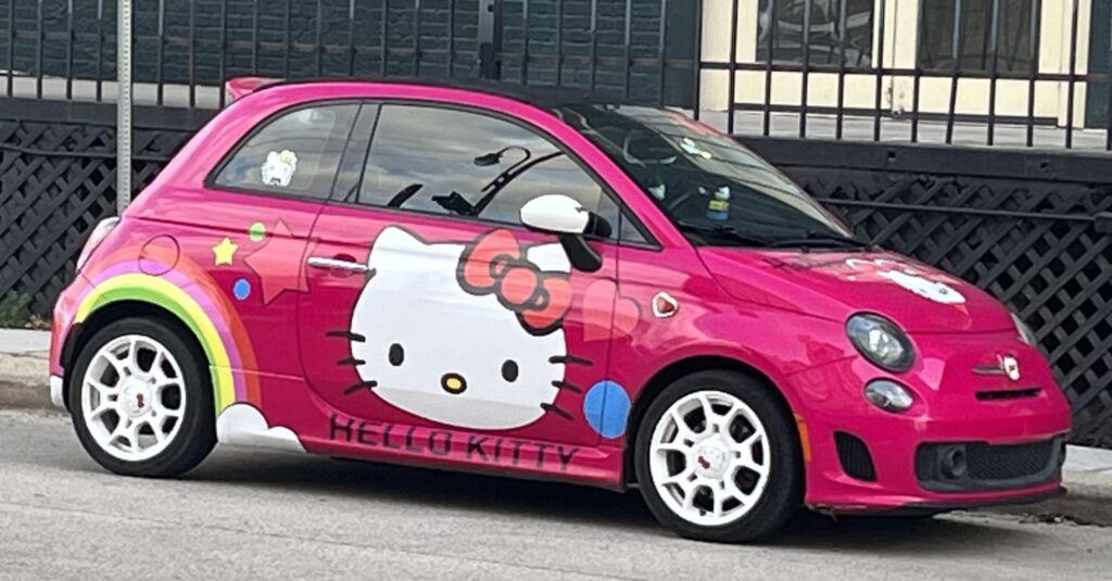 Hello Kitty Fiat 500