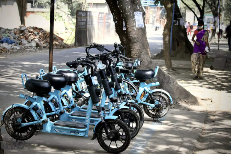 Delhi to Launch Women-Only E-Bike Taxi Service at Major Tourist Spots Under ‘e-Bike Didi Yojana’, ETAuto
