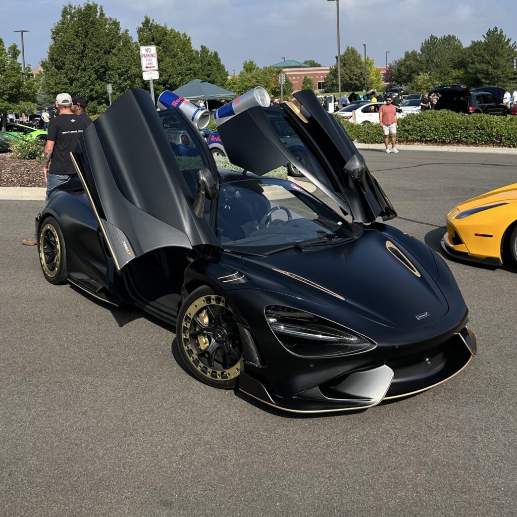 Mclaren 765LT [2402x2402]