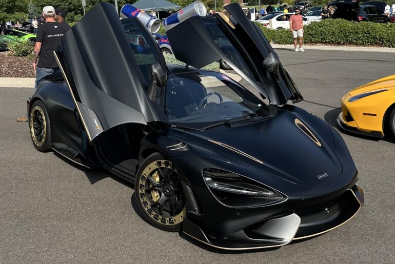 Mclaren 765LT [2402x2402]