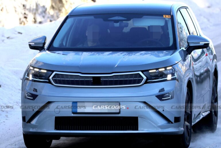 Skoda’s Super-Sized EV Takes Aim At The Hyundai Ioniq 9 (Skoda Peaq spy shots)