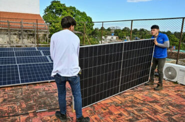 Cuba expands its use of solar energy amid oil shortages and blackouts. Havana residents are turning to coal and solar panels to cope with power cuts.
