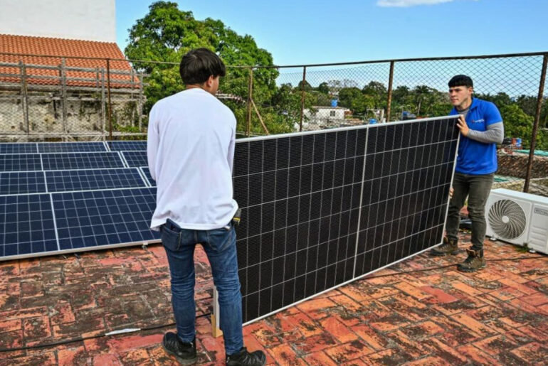 Cuba expands its use of solar energy amid oil shortages and blackouts. Havana residents are turning to coal and solar panels to cope with power cuts.