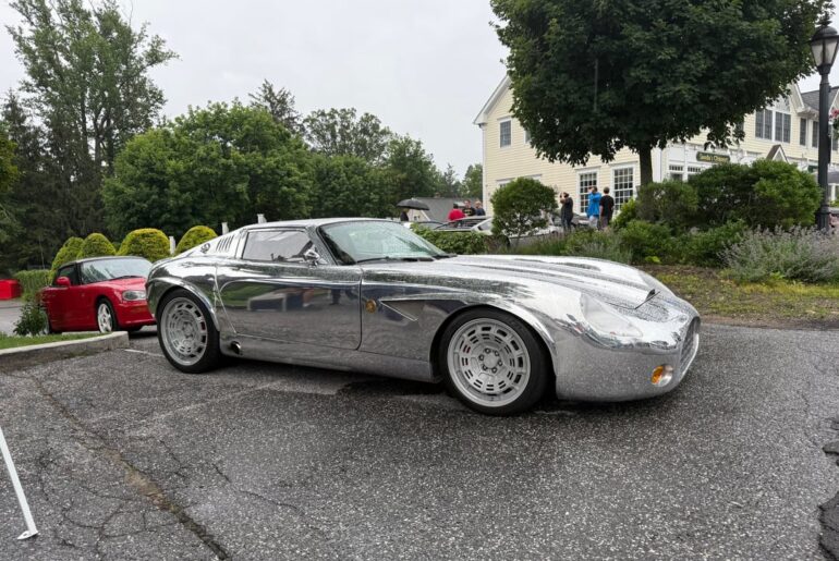 The Runge Veleno, based on a Dodge Viper