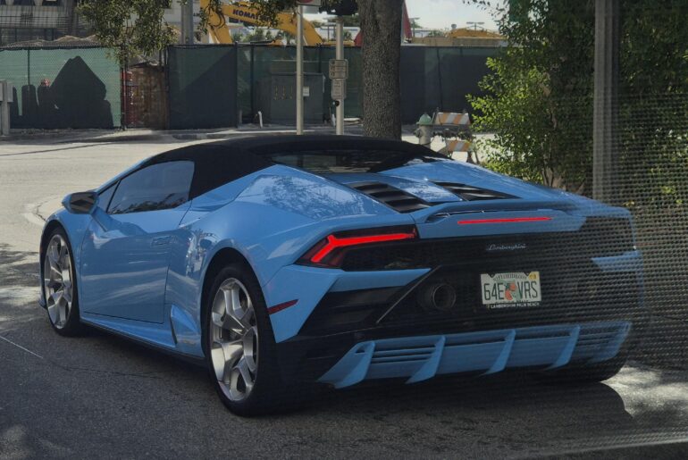 [Lamborghini Huracan EVO Spyder]. See this one around town regularly 👌🏽