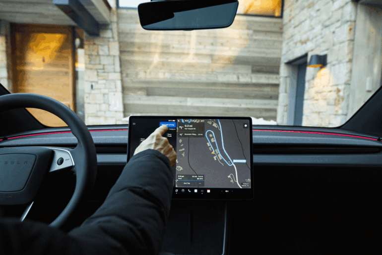 Tesla FSD Helps Guide Driver to Hospital During Massive Heart Attack