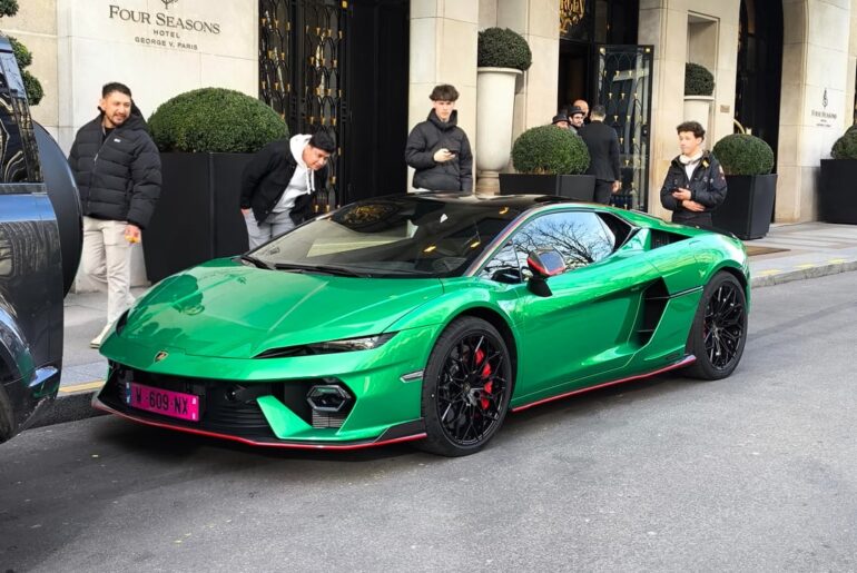 [Lamborghini Temerario] in Paris
