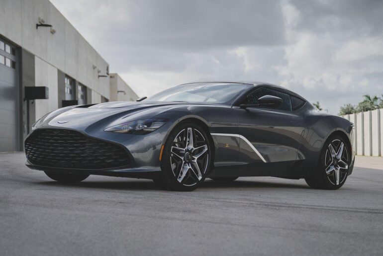 Aston Martin DBS GT Zagato [1638x2048]