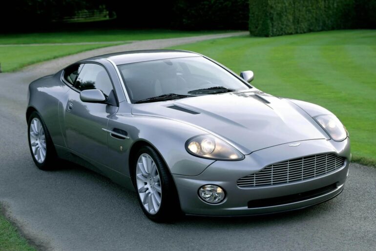 Aston Martin Vanquish [2100x1575]