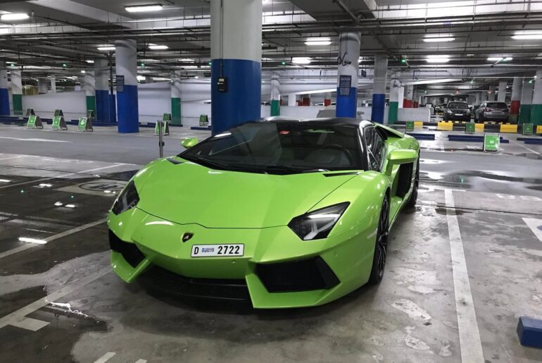 [Lamborghini Aventador]