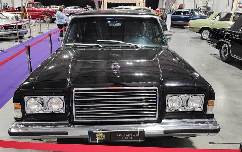 [ZIL-115] at a car show