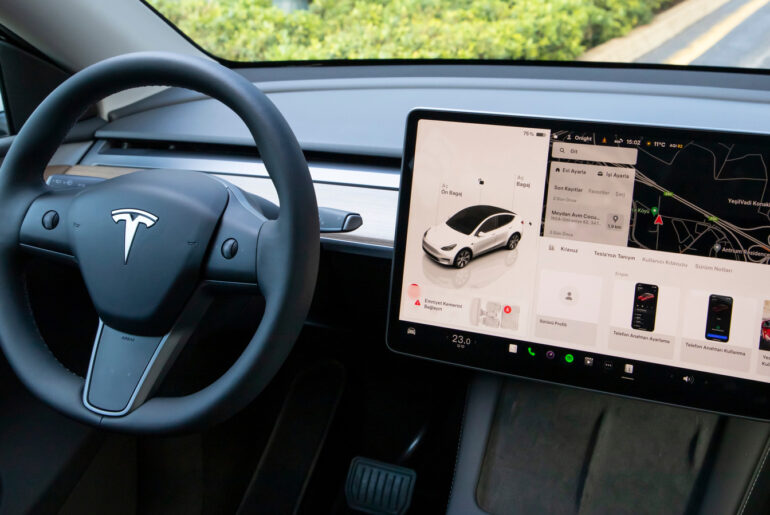 It Might Be Your Fault Apple CarPlay Isn't Available On Tesla Vehicles Yet