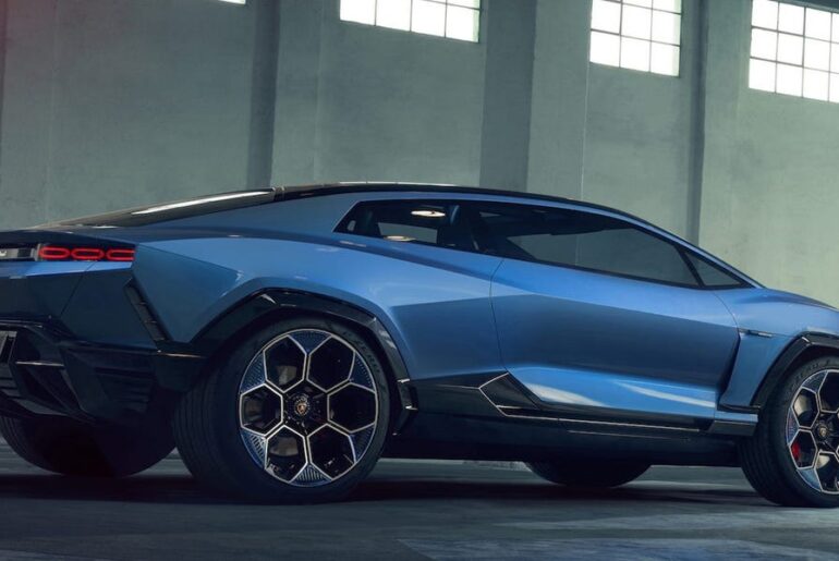 Lamborghini Bins Plans for 1st EV Amid Auto Industry Pullback on Electric Cars