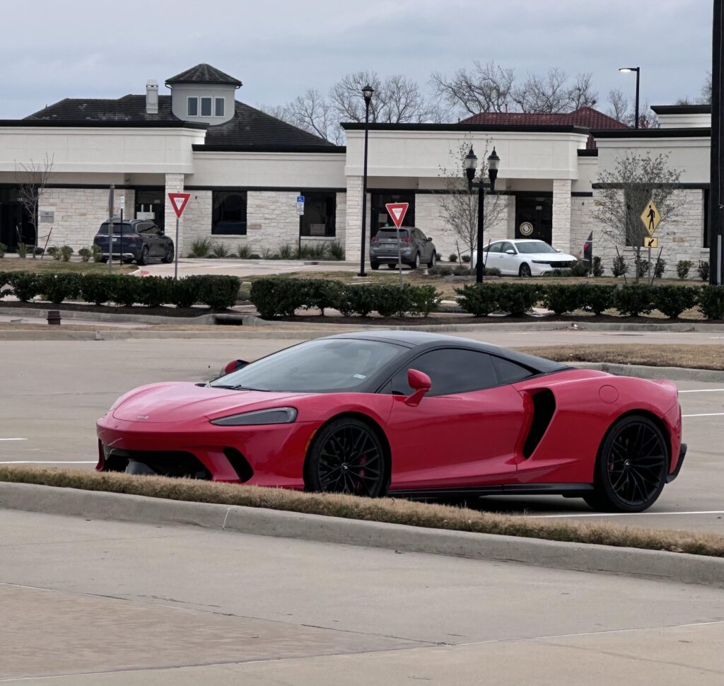 McRari? [McLaren GT]