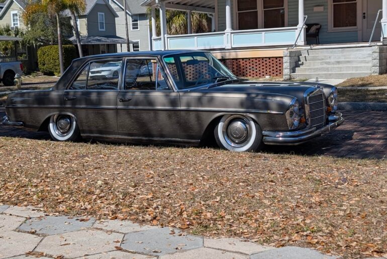 Spotted this super clean [Mercedes 250s]