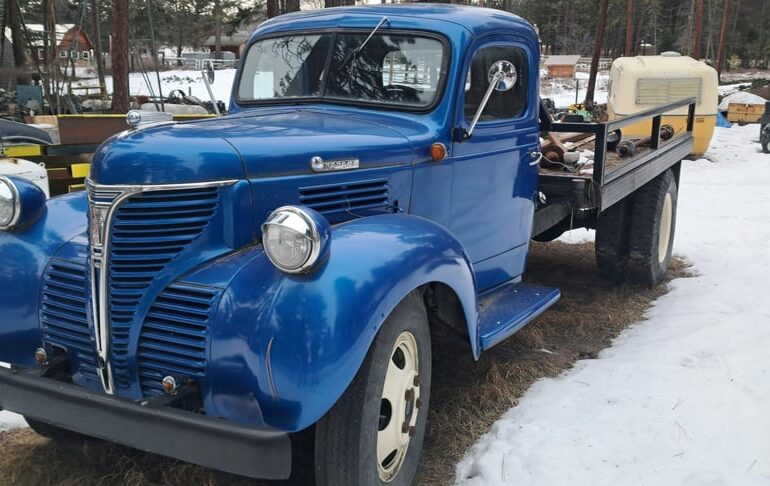 Stopped off after doing labour with a buddy and he showed me his friends stash.