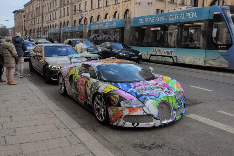 What are we thinking about this!? [bugatti veyron]