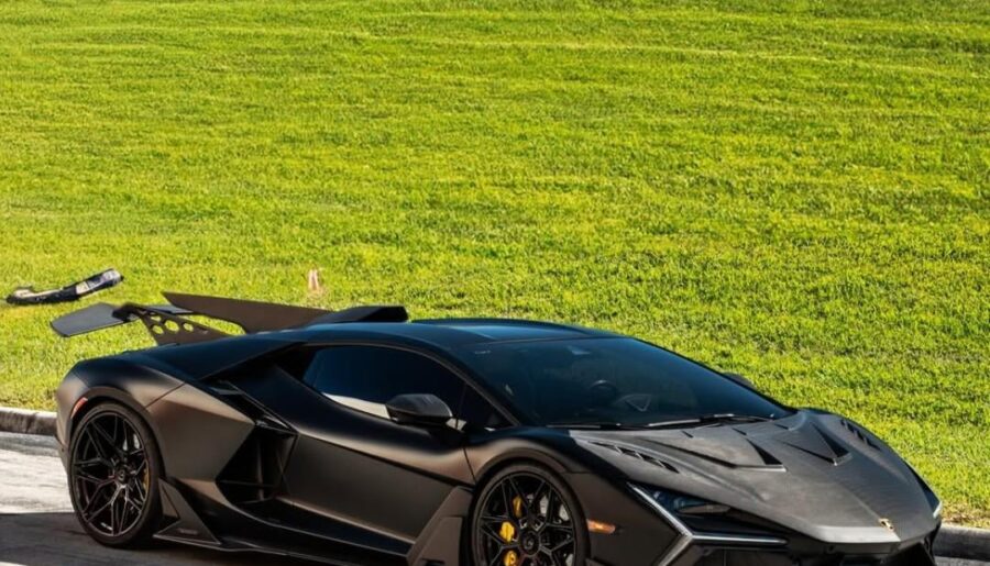 Lamborghini Revuelto [1080×1350]