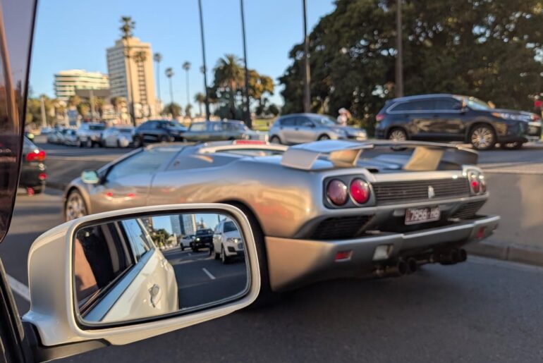 [Lamborghini Diablo] One of the best sounding cars I've ever experienced