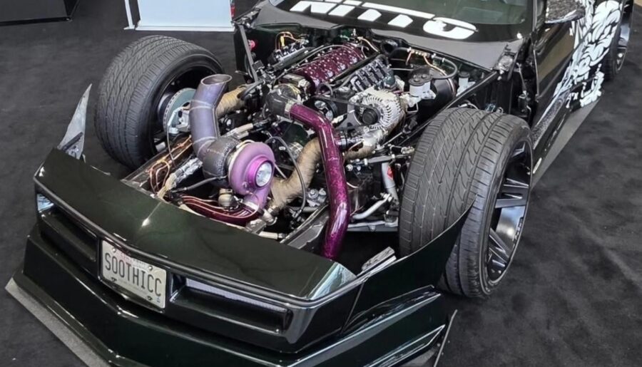 super custom widebody C4 Corvette {1324×1324}