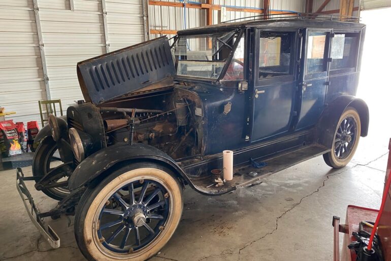 1919 Hudson Touring Limousine