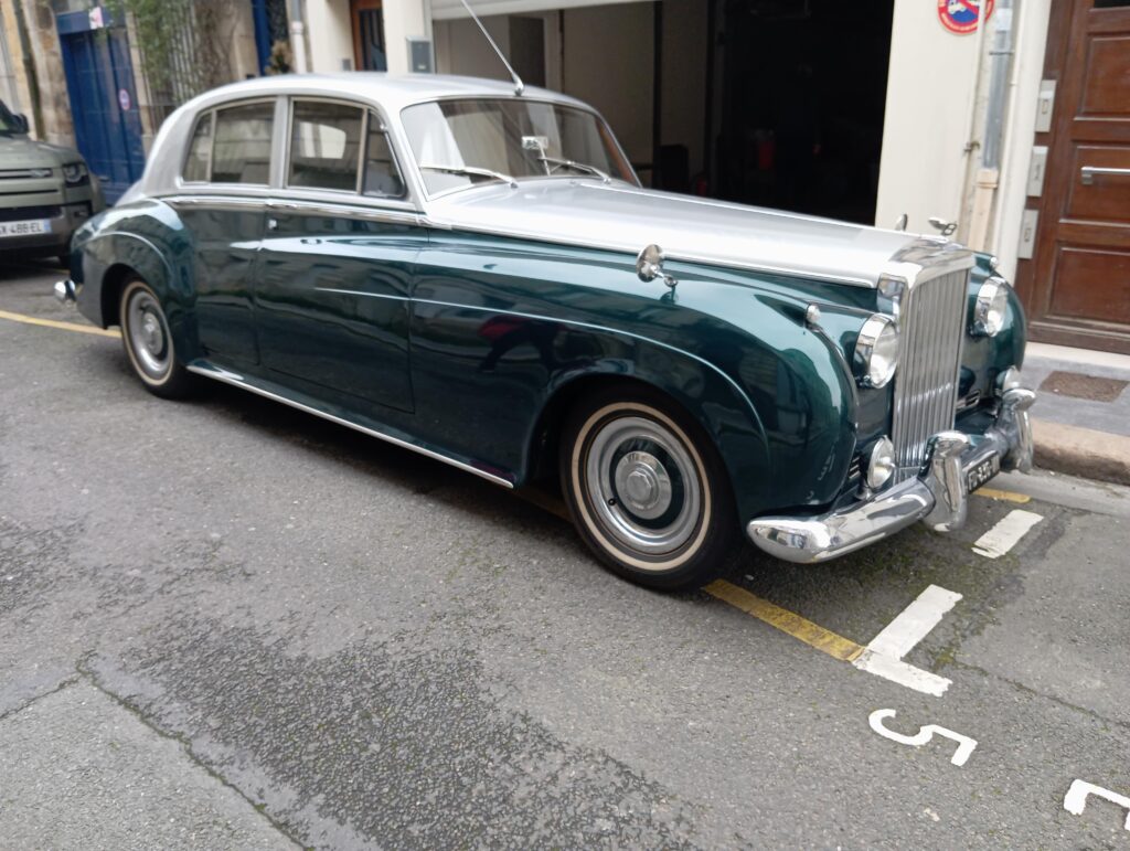 [Unknown Bentley] Spotted by my buddy in the old downtown