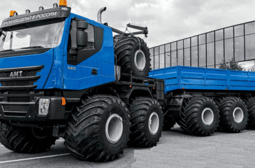 AMT 10x10.  10x10 heavy transport vehicle for special equipment in extreme conditions. This thing is built by entirely different company to KaMAZ if you are thinking of the Antarctic 6x6 or 8x8