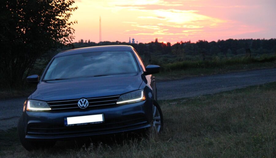 Volkswagen Jetta at sunset. [1920×1280]