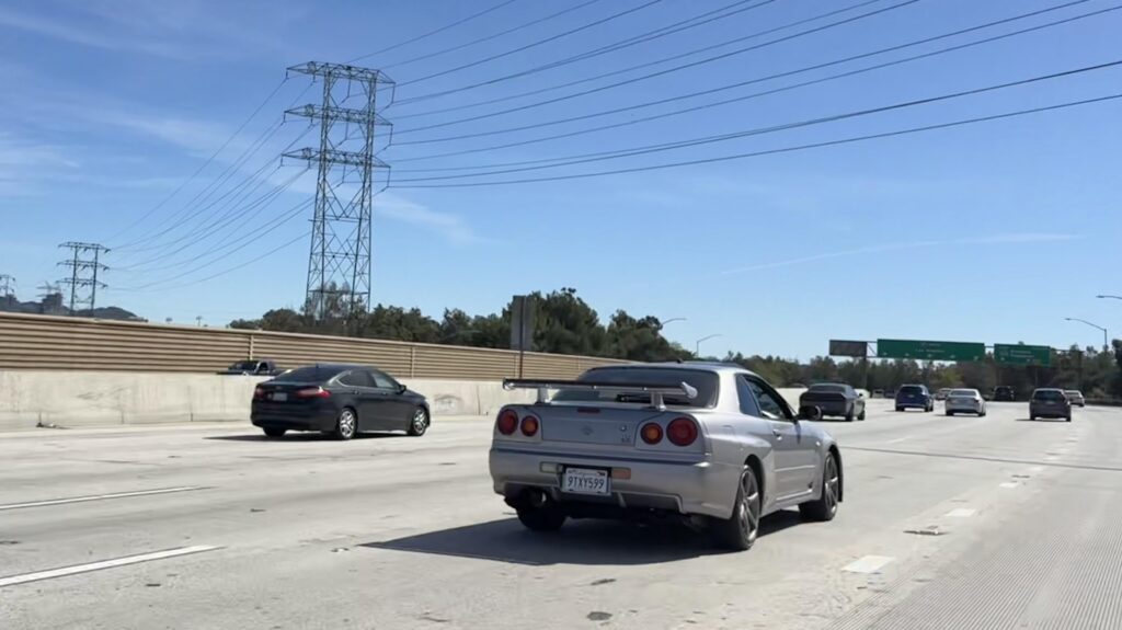 [Nissan R34 GTR]