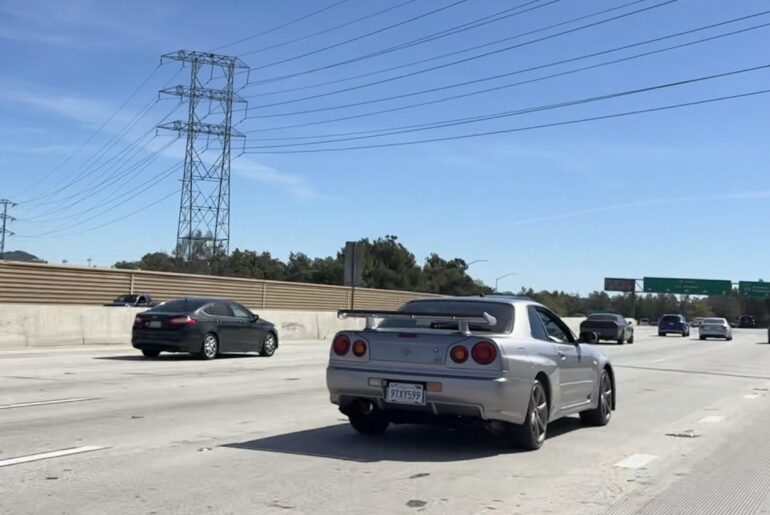 [Nissan R34 GTR]