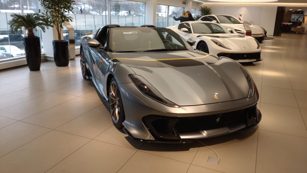 Ferrari 812 Competitzione A [4032x2272]