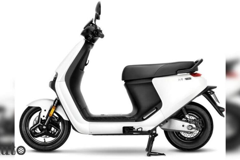 PLI Scheme Reshapes India's Electric Two-Wheeler Market as Non-PLI Makers See Growth Slump, C-DEP Study Finds, ETAuto