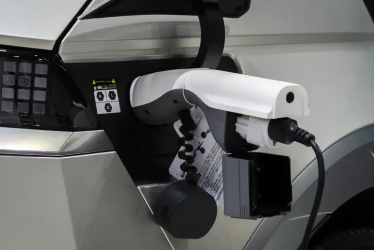 Electric vehicle range increases 200 km in 6 years, tests show