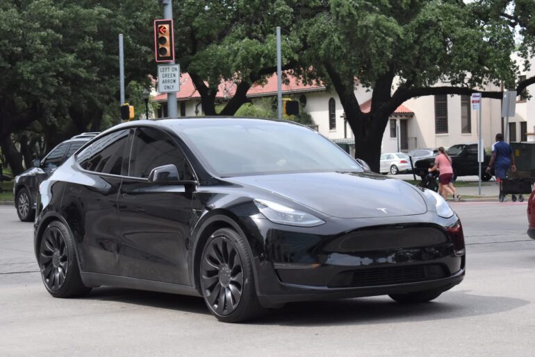 Tesla driver sounds off on bizarre incident on roadway: 'I just floored it'