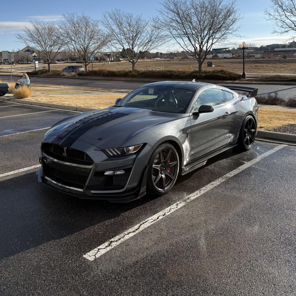 Ford Mustang Shelby GT500 [3673x3673]