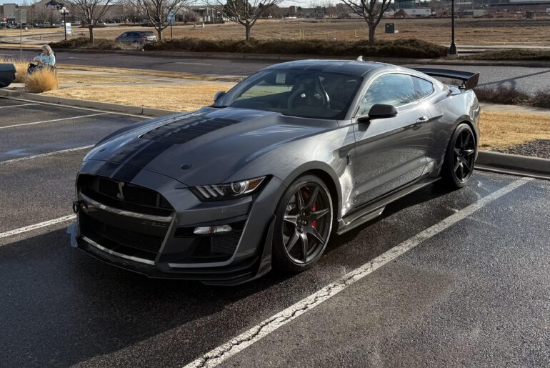 Ford Mustang Shelby GT500 [3673x3673]