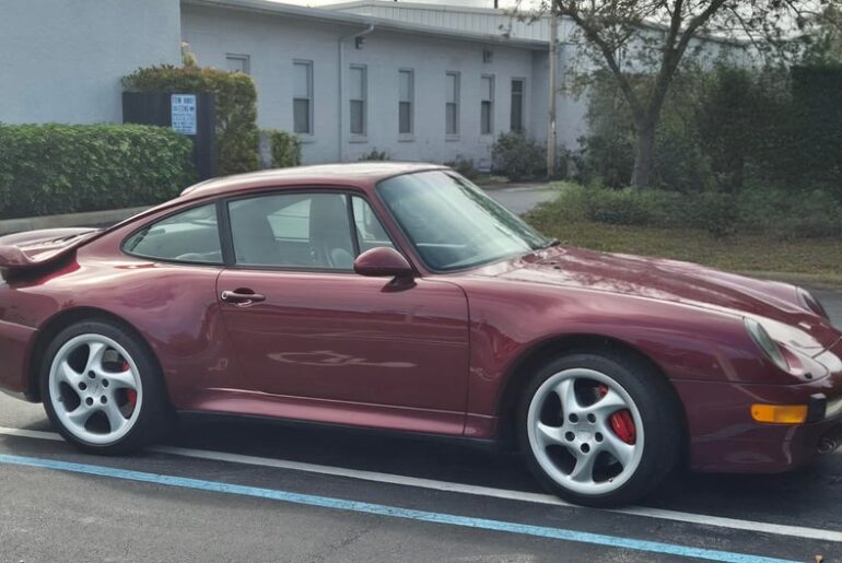 [Porsche 993 Turbo]. Grail car if I could ever have one 😍