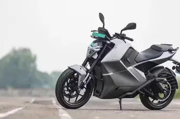 Raptee.HV T30 electric motorcycle deliveries commence