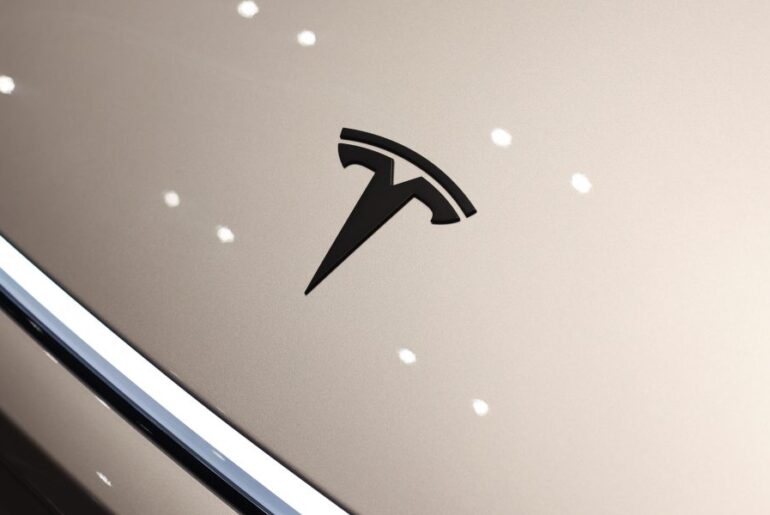 Tesla director pay lawsuit sees lawyer fees slashed by $100 million