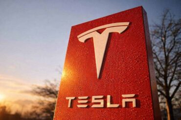 Tesla (TSLA) stock price climbs ahead of Nvidia earnings as Autopilot lawsuits return to focus