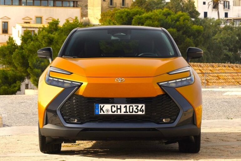 Toyota plans to produce 6,7 million hybrid cars per year by 2028, raising the share of these technologies to approximately 60% of global production.