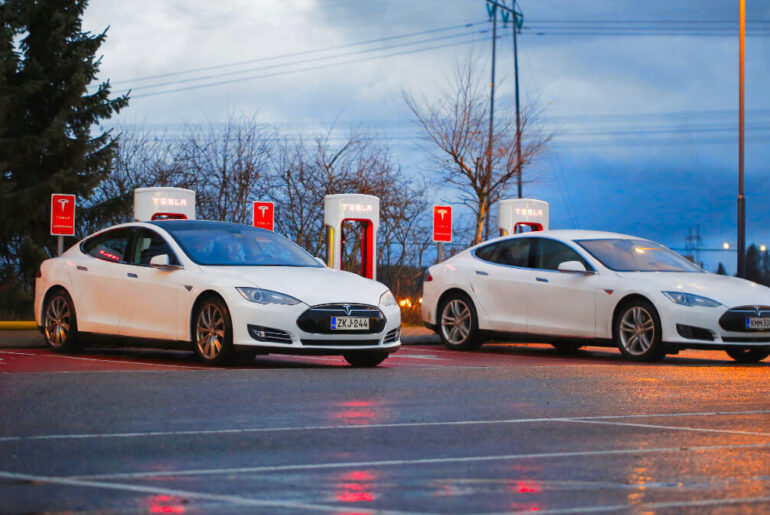 Tesla Door Handle Lawsuit Says Defective Model S Design Poses Unreasonable Safety Risk