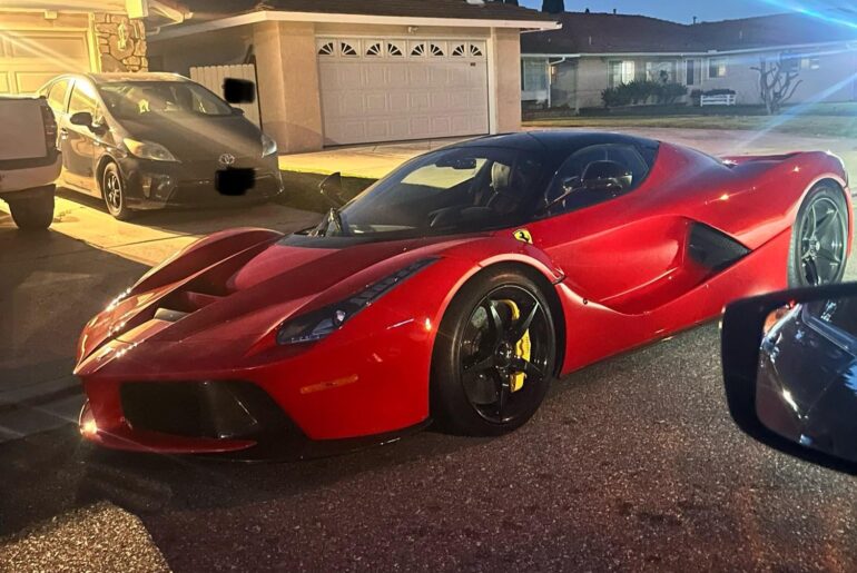 [Ferrari LaFerrari] spotted in Huntington Beach, California