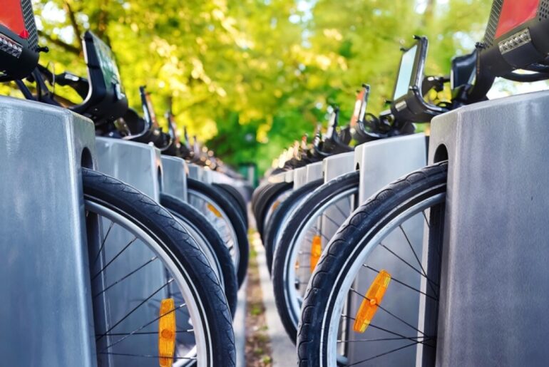 Batavia, Ill., Considers Electric Bike, Scooter Regulations